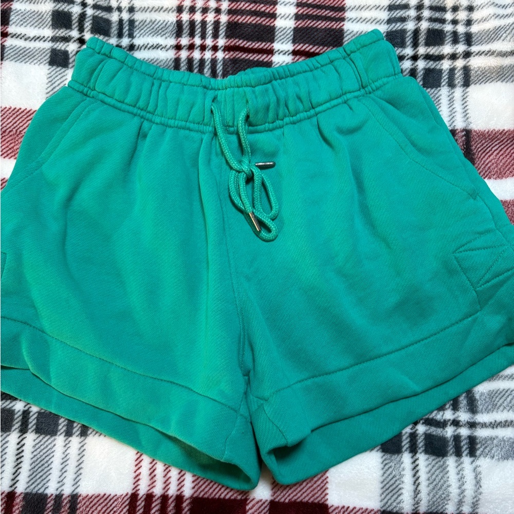 Universal Thread Women's Green Athletic Shorts